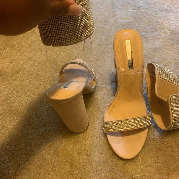 Heels size 9 - Picture 2 of 3